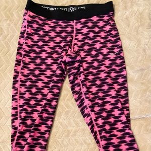 Women’s Nike Pink & Black Capri Leggings Medium